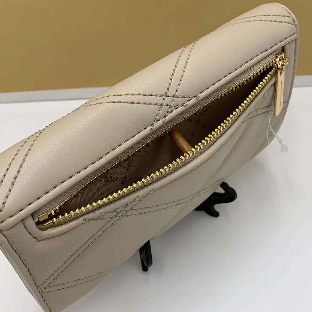 MICHAEL KORS JET SET TRAVEL LARGE TRIFOLD WALLET LIGHT SAND COLOR